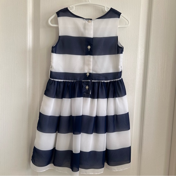 Joe Fresh + Carter’s Girls Dress Size 4 - Picture 3 of 7